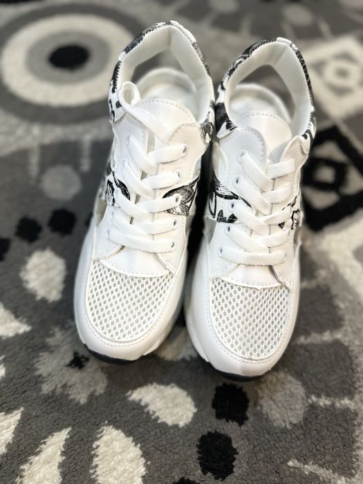 Женские босоножки