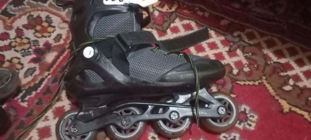 Срочно продам роликовые коньки