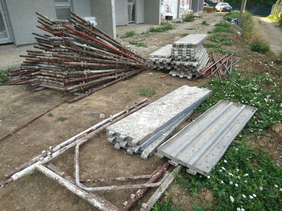 vand lot 120 mp schela metalica