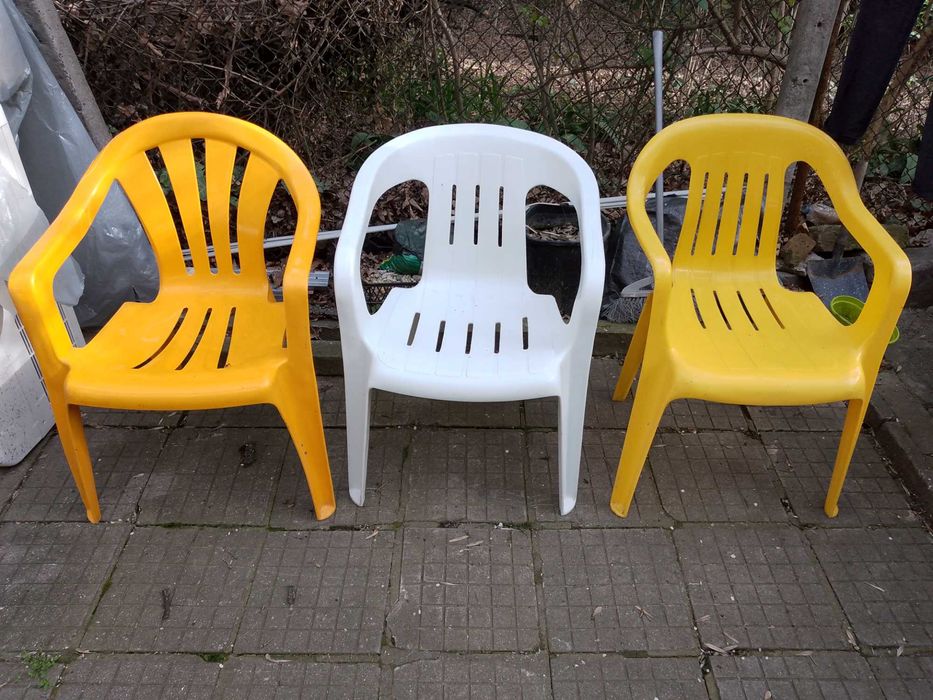 Градински столове по 5 евро всеки