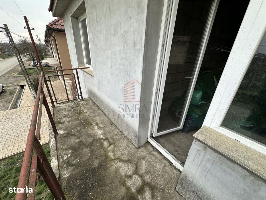 Casa 5 camere parter + etaj, teren de 1000  mq  Livada