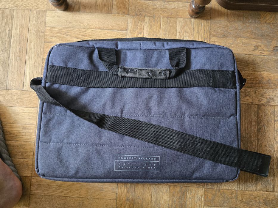 Запазен! Лаптоп HP 250 G3 4gb ram  1tb HDD с лицензиран Windows 10 без