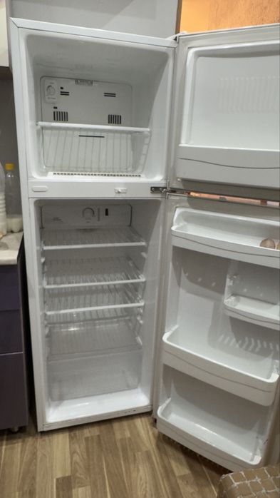 Холодильник LG двухкамерный б/у