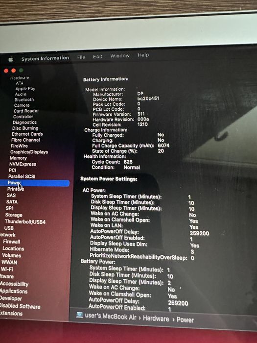 Macbook Air 2017 13” , 8gb RAM , SSD128gb, i5