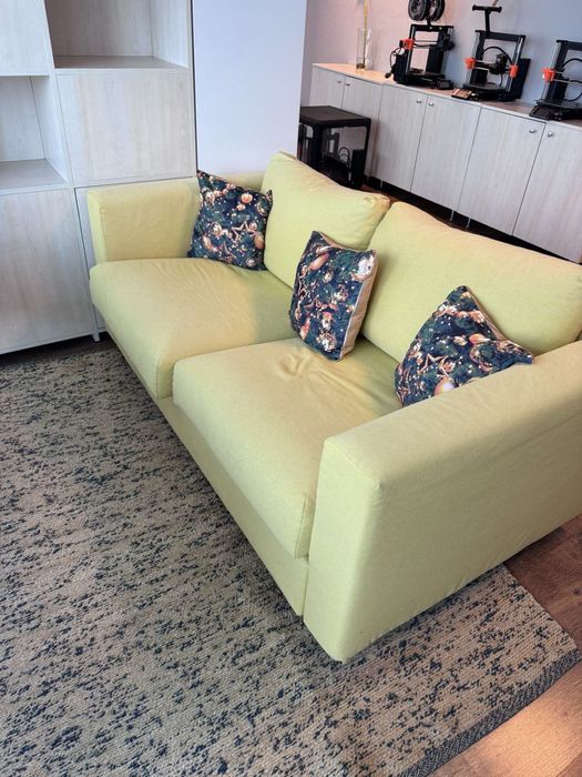 Офис мебели (бюро, диван)