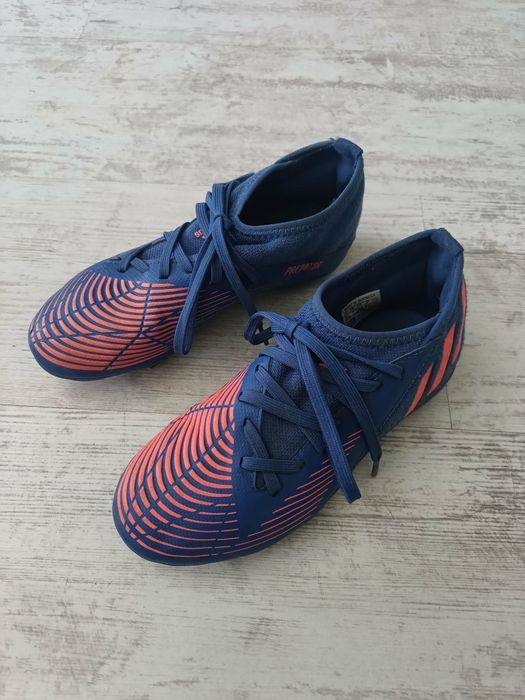 Детски футболни стоножки / бутонки Adidas Predator