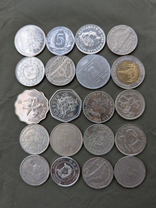 Монети Кариби, Бахами, UAE Арабски и др.112бр. United Arab Emirates