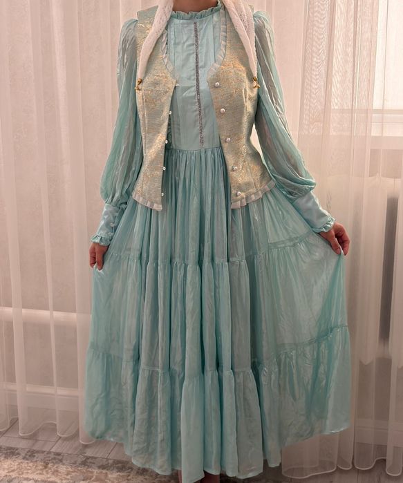 Женская  одежда.