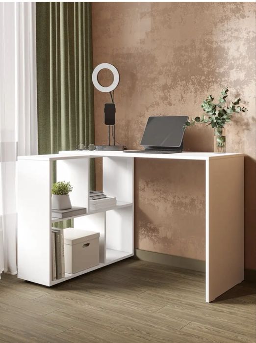 Продам стол белый в отличном состояний