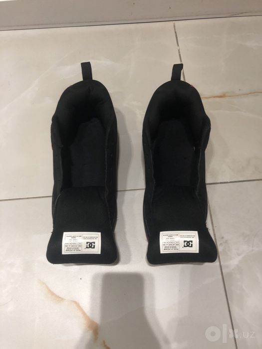 Dc shoes красно черные