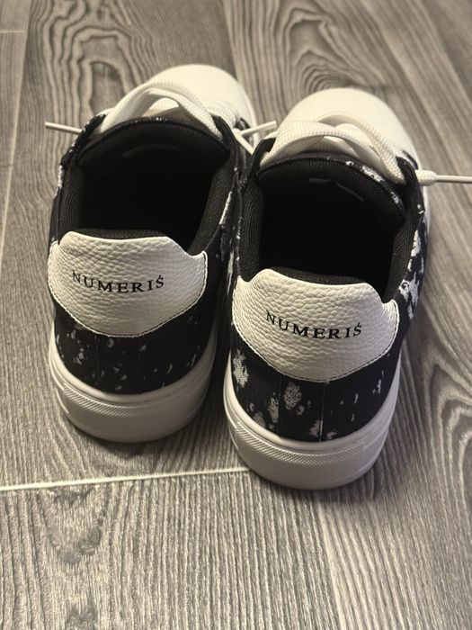 Продам кроссовки Numeris