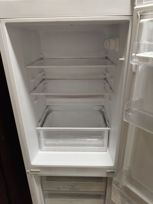 Хладилник с фризер за ремонт