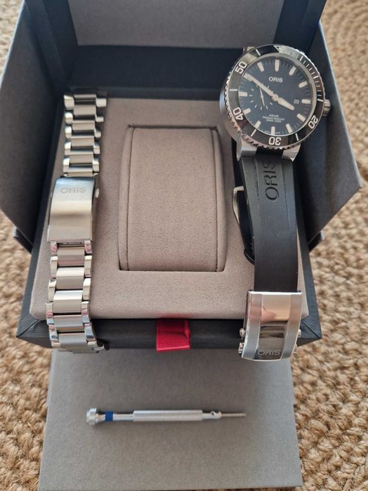 Часовник ORIS AQUIS