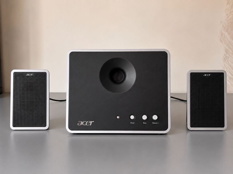 Sistem audio Acer 2.1 cu subwoofer – sunet puternic