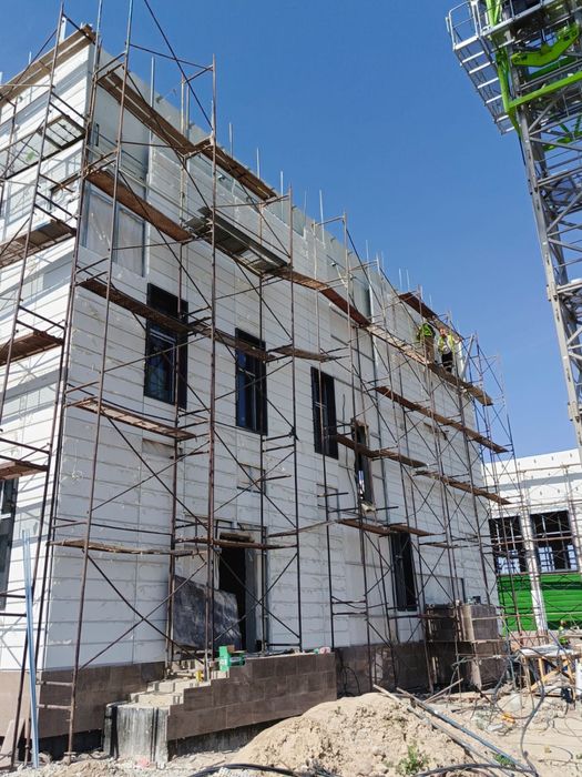 Строительные леса с перекладинами, аренда прокат леса на колесах