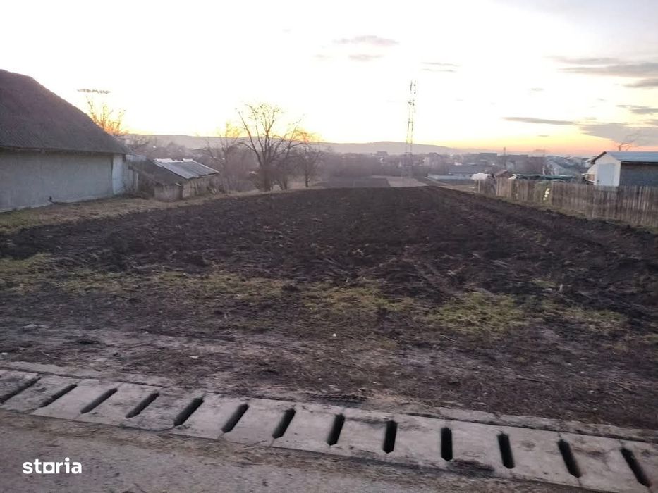 Se vinde teren intravilan 50 ari str Mitocelului Suceava ideal pt hale