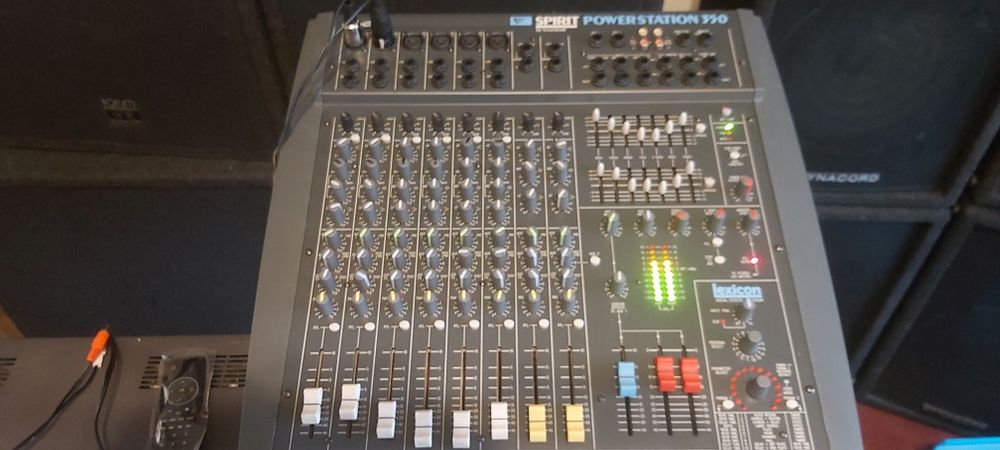 Vând mixer activ Soundcraft Spirit 350