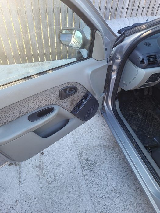 Vând Renault symbol 1.5dci