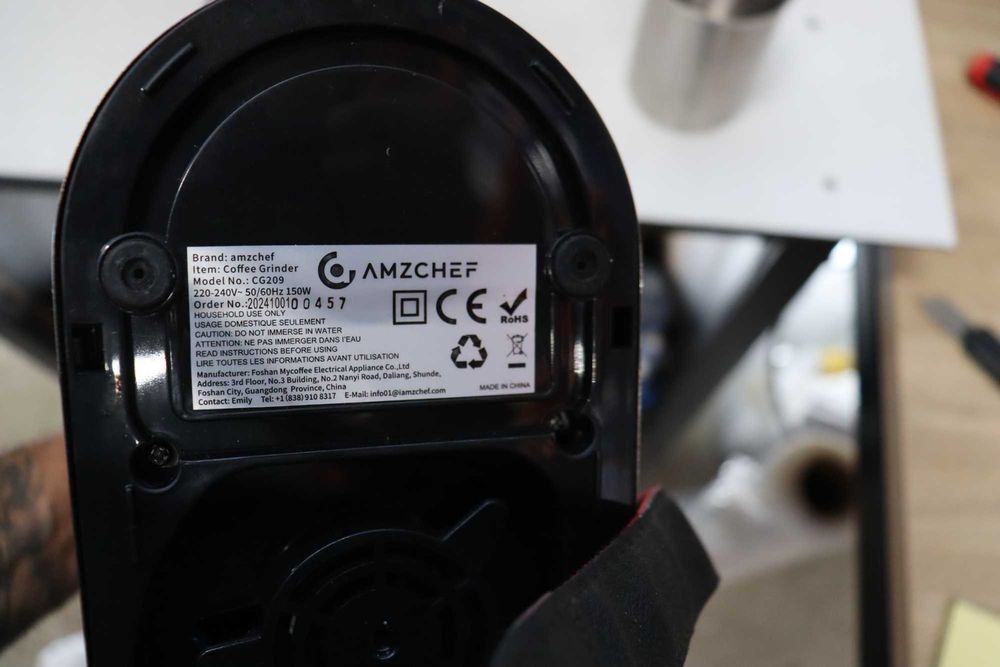 Електрическа кафемелачка AMZCHEF с 48 нива на смилане, антистатична система, сензорен панел, контейнер 300 г, корпус от неръждаема стомана