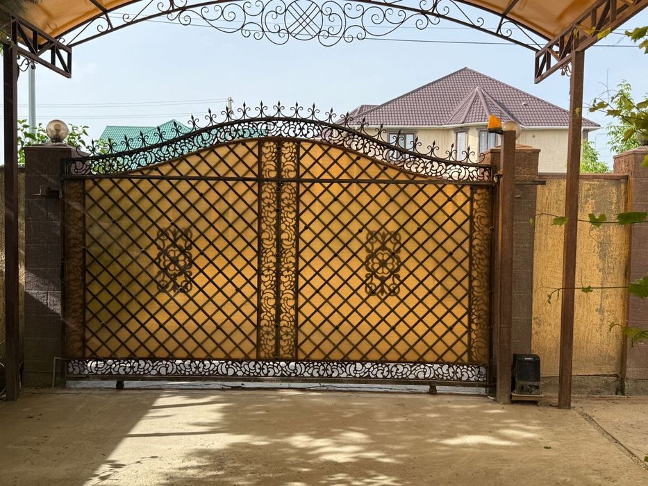 Кованные ворота с автоматикой Doorhan