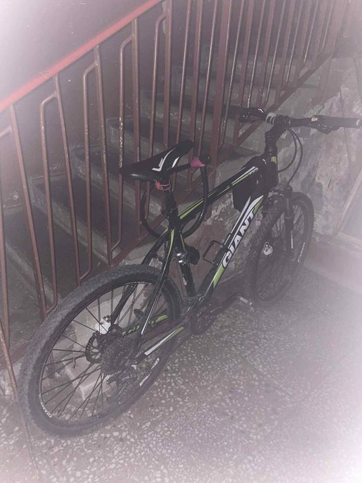 Bicicleta giant frane pe disk