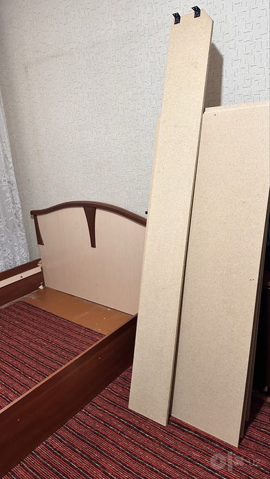 Продается кровать полторушка