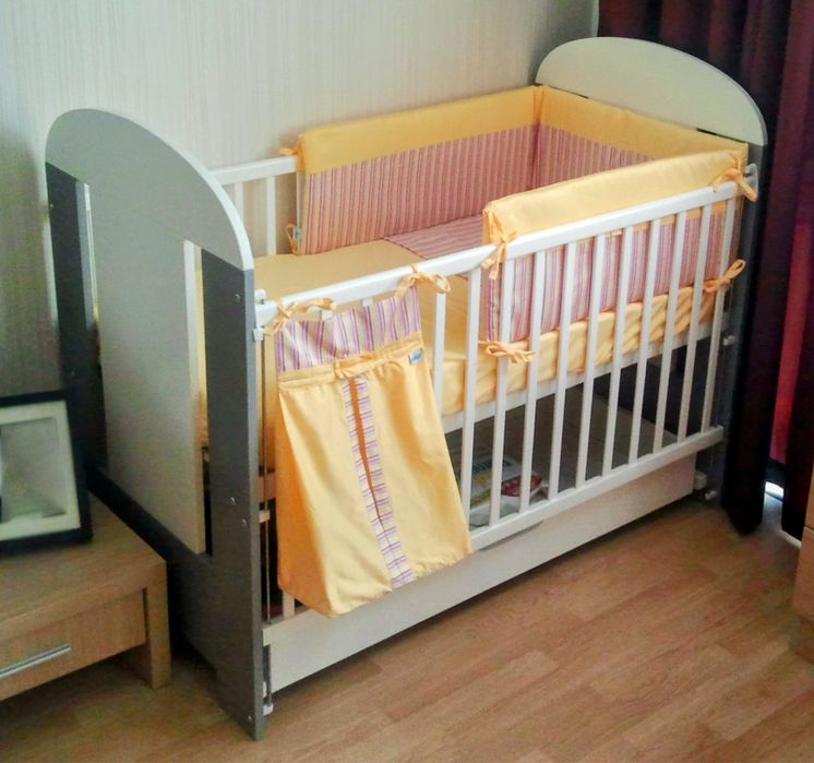 Дървено легло за бебе Chipolino