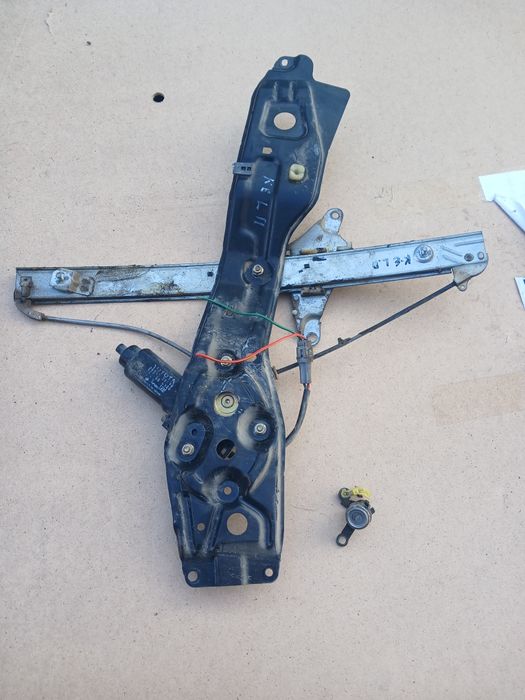 Стеклоподьемник Тоета Карина Е