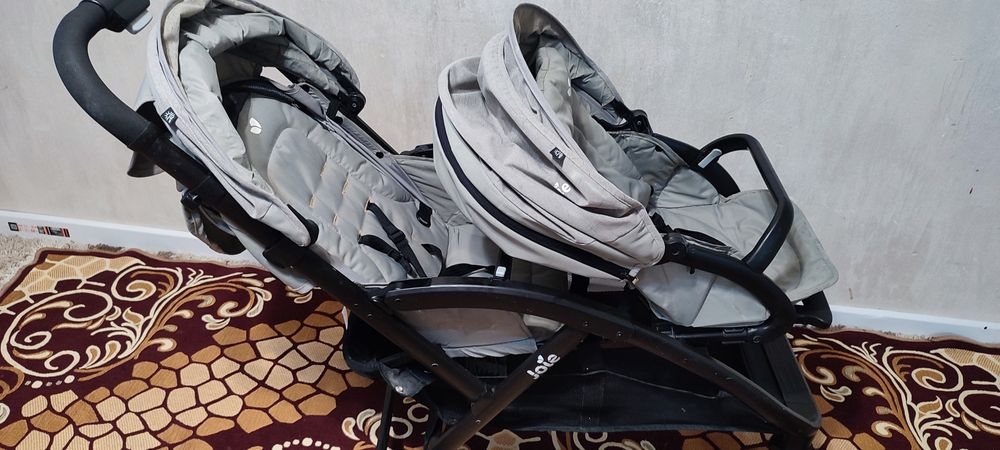 Коляска детская ь