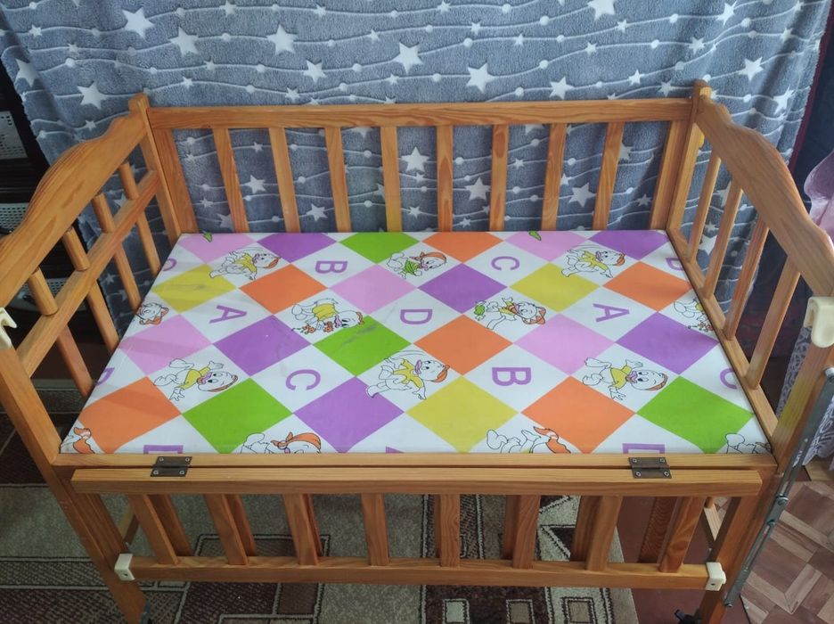 Детская кроватка