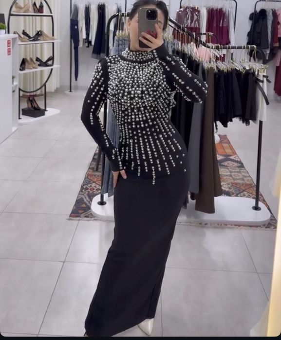 Вечерние платье .Жемчугами