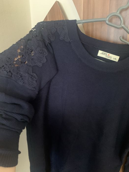 Нови блузи с бродерия на ракавите