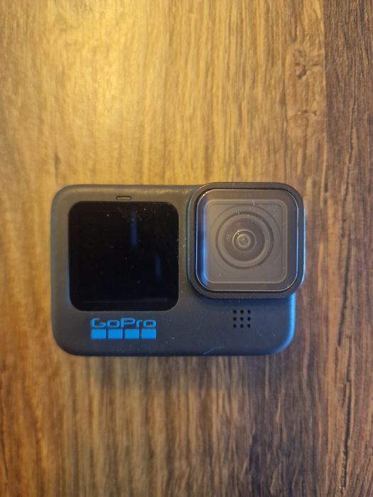 Vand GoPro HERO 10 Black + 3 baterii Enduro + încărcător original