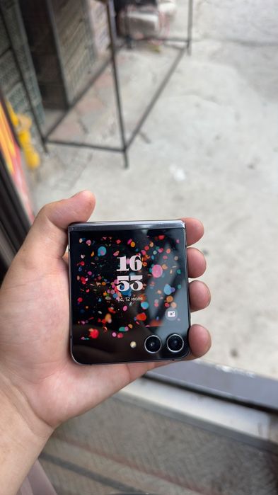 Samsung Z Flip 5