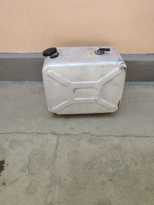 Топливный бак для фуры