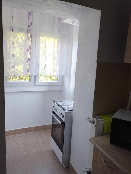 Închirierez apartament cu o camera decomandat