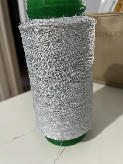 Продам тонкую пряжу  люрикс