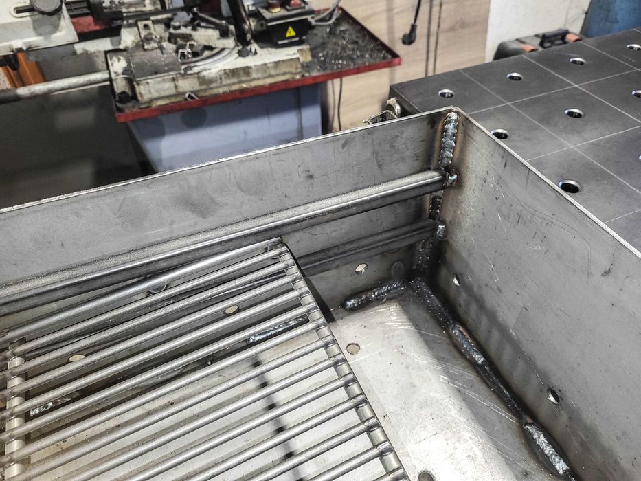 Gratar clasic  Grill ! reglabil demontabil  otel 600x400x3