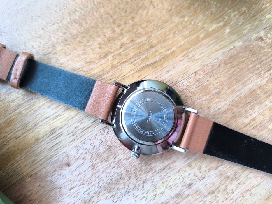 Casio LTP-VT01 – Елегантен дамски часовник (Като нов!)