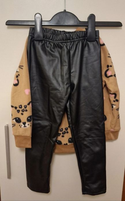 Set din doua piese /compleu fetita marimea 104