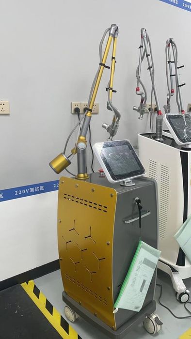 Фракционный Голд   лазер CO2 Александра