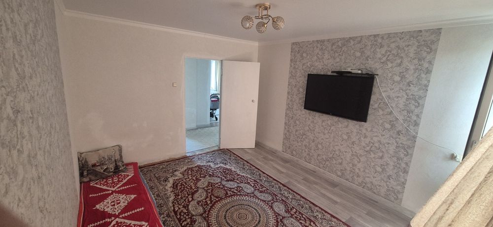 Продам 5 комнатную квартиру