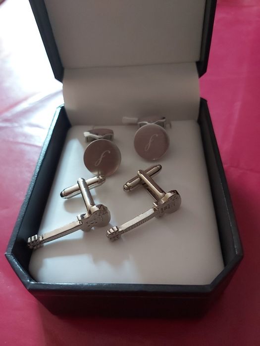 Butoni pentru cămașă