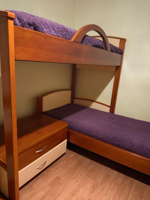 Двуетажно легло МДФ+нощно шкафче МДФ+стълби с място за съхранение МДФ