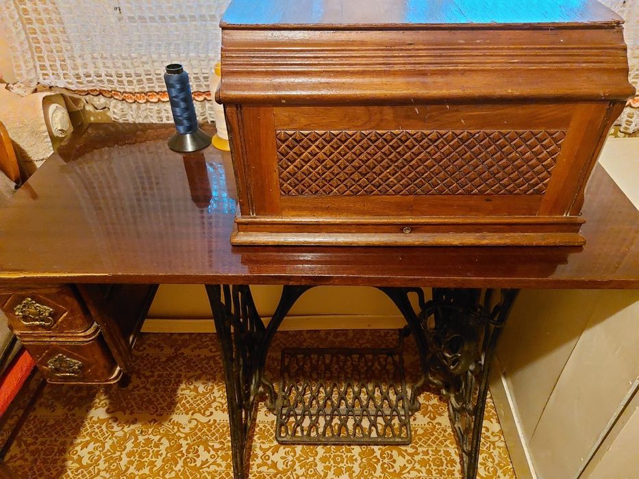 Masina de cusut vintage Singer