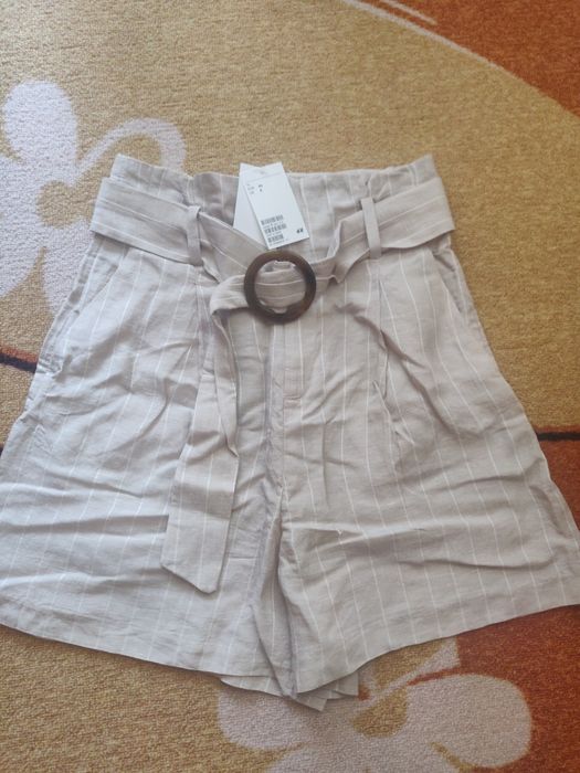 Бежов къс панталон от лен и лиосел H&M
