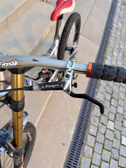 YT Tues CF Pro Race carbon downhill