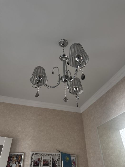 Люстра в хорошем состоянии