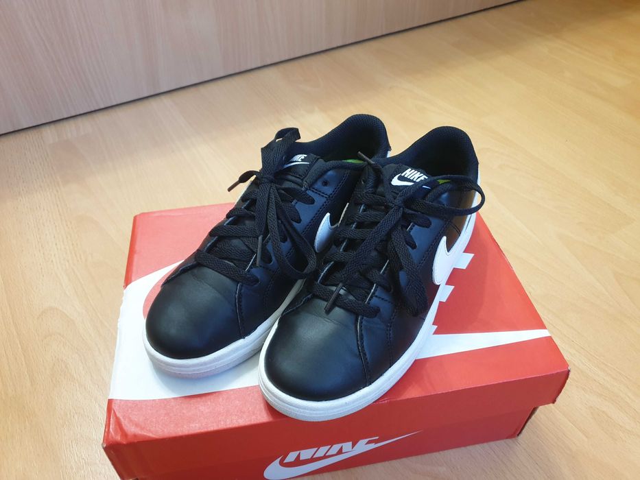 Vand adidasi de copii originali Nike marime 36.5 talpic 23.5cm