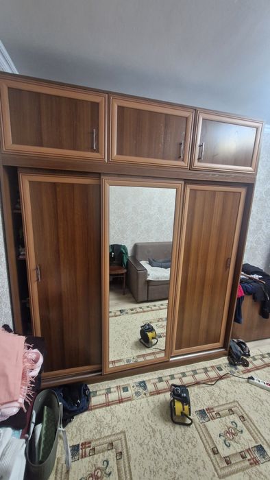 Продам шифоньер купе
